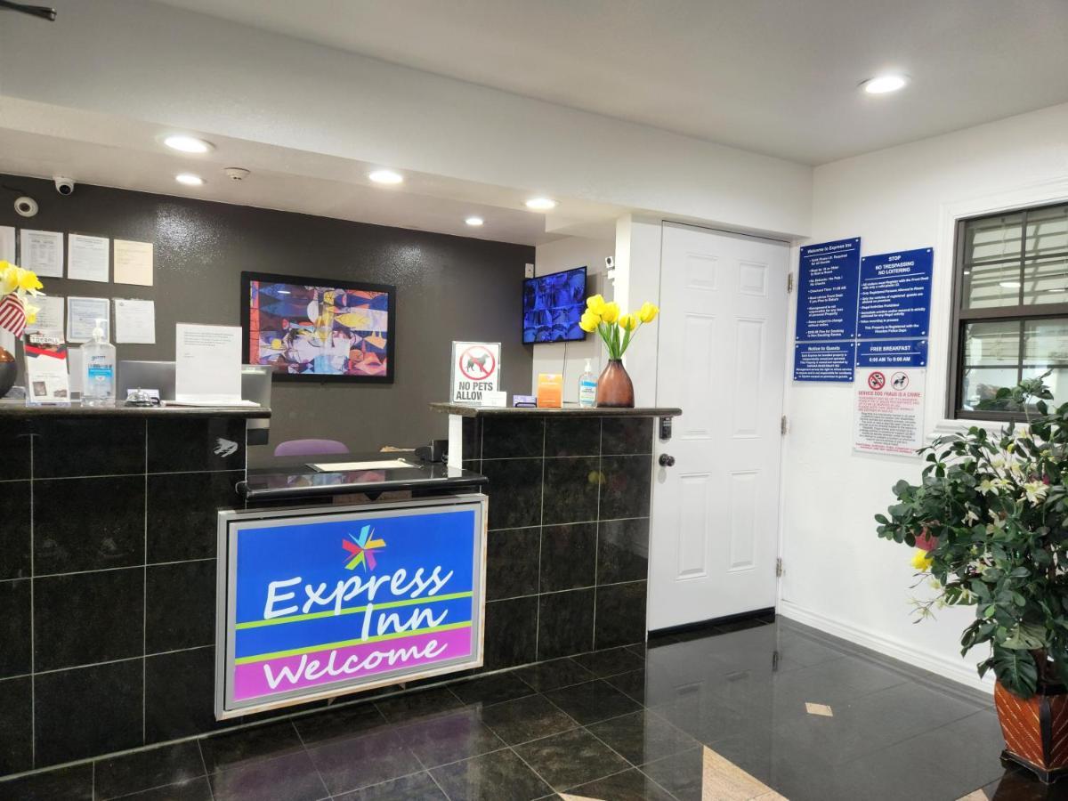 Express Inn Tomball Exterior photo
