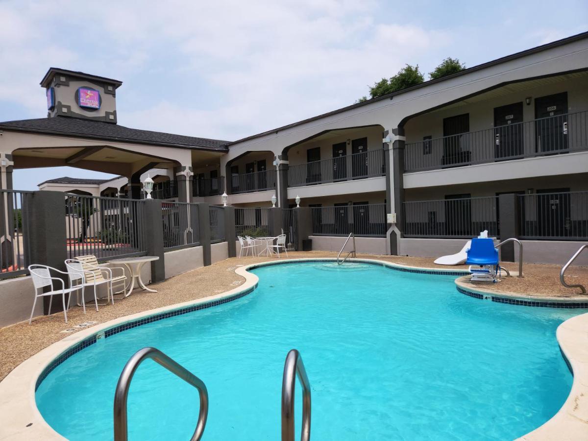 Express Inn Tomball Exterior photo
