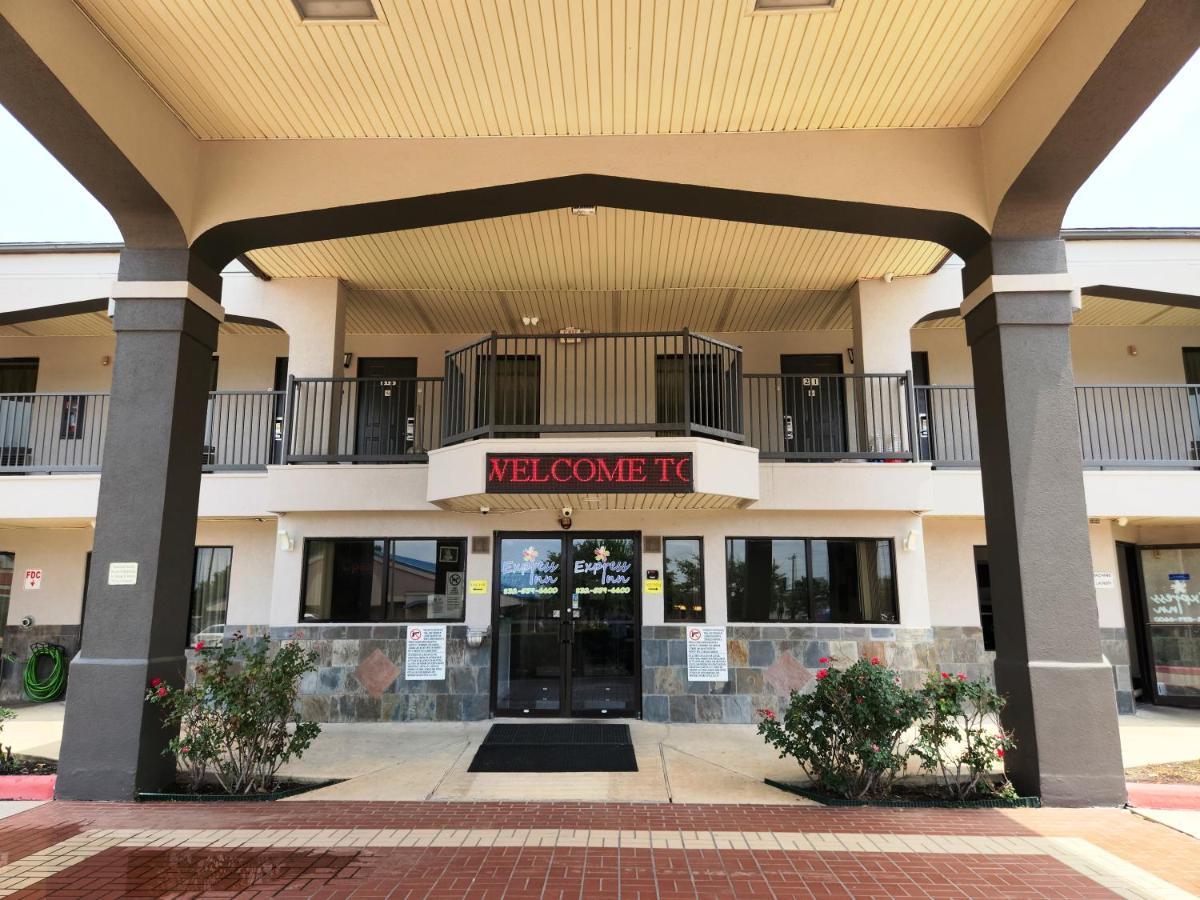 Express Inn Tomball Exterior photo